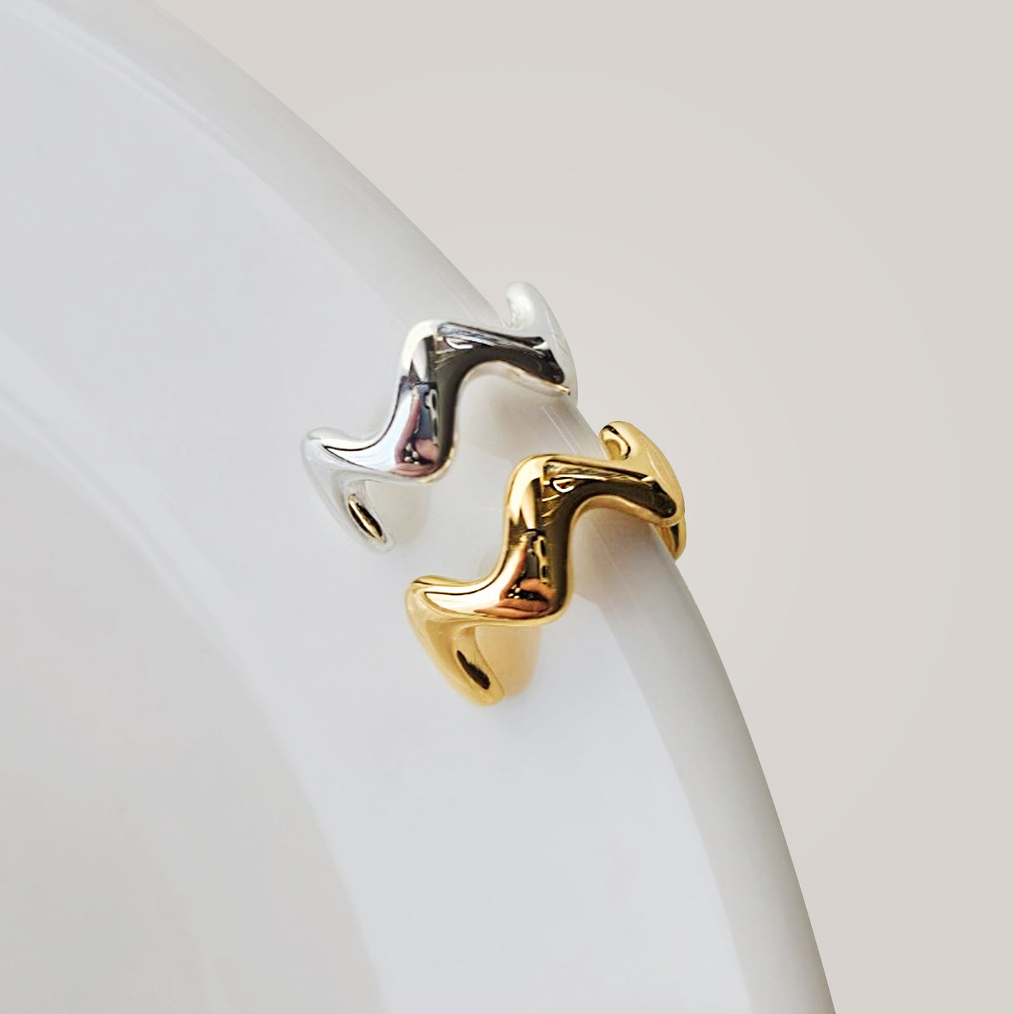 Volt Wave Ear Cuff