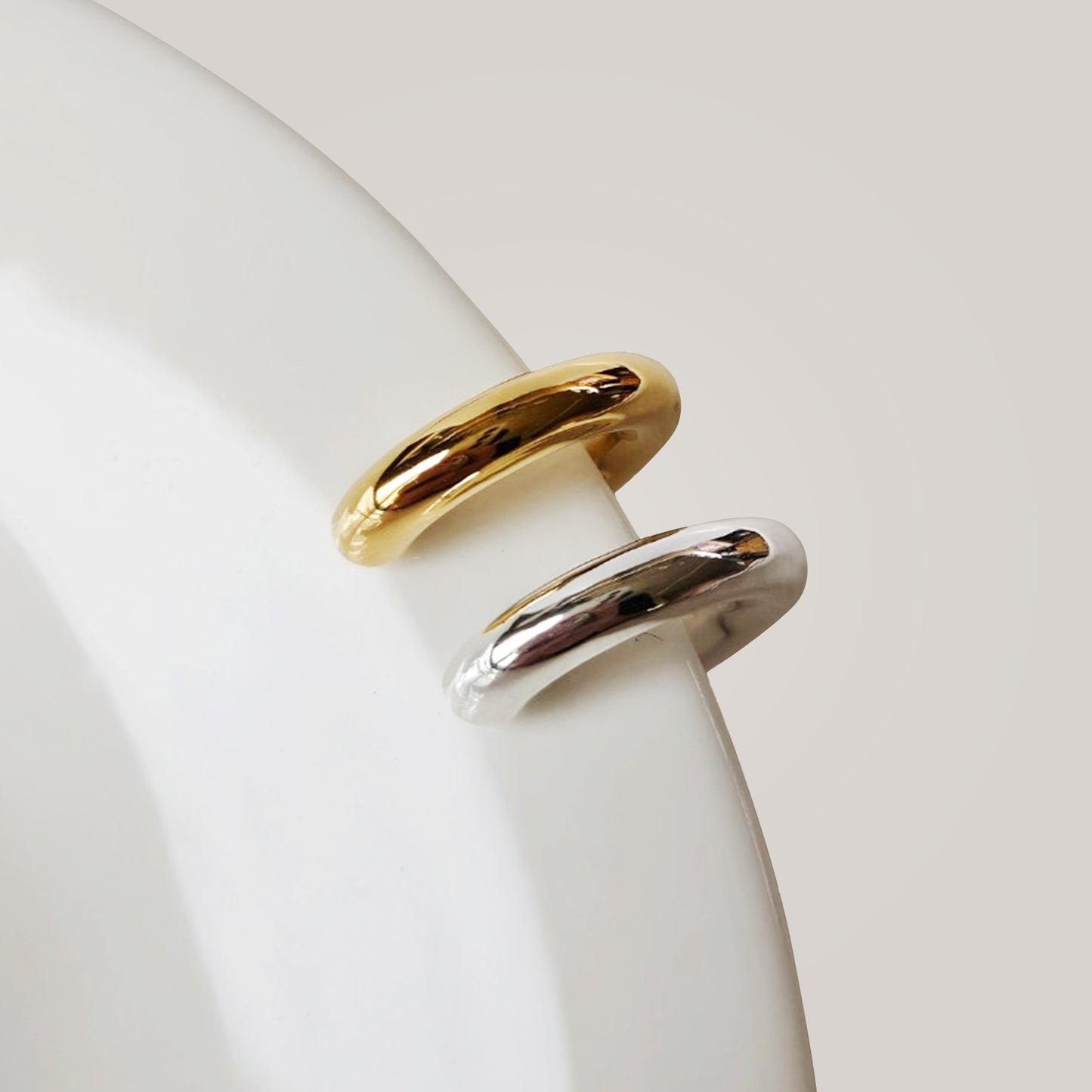 Bold Round Ring Ear Cuff