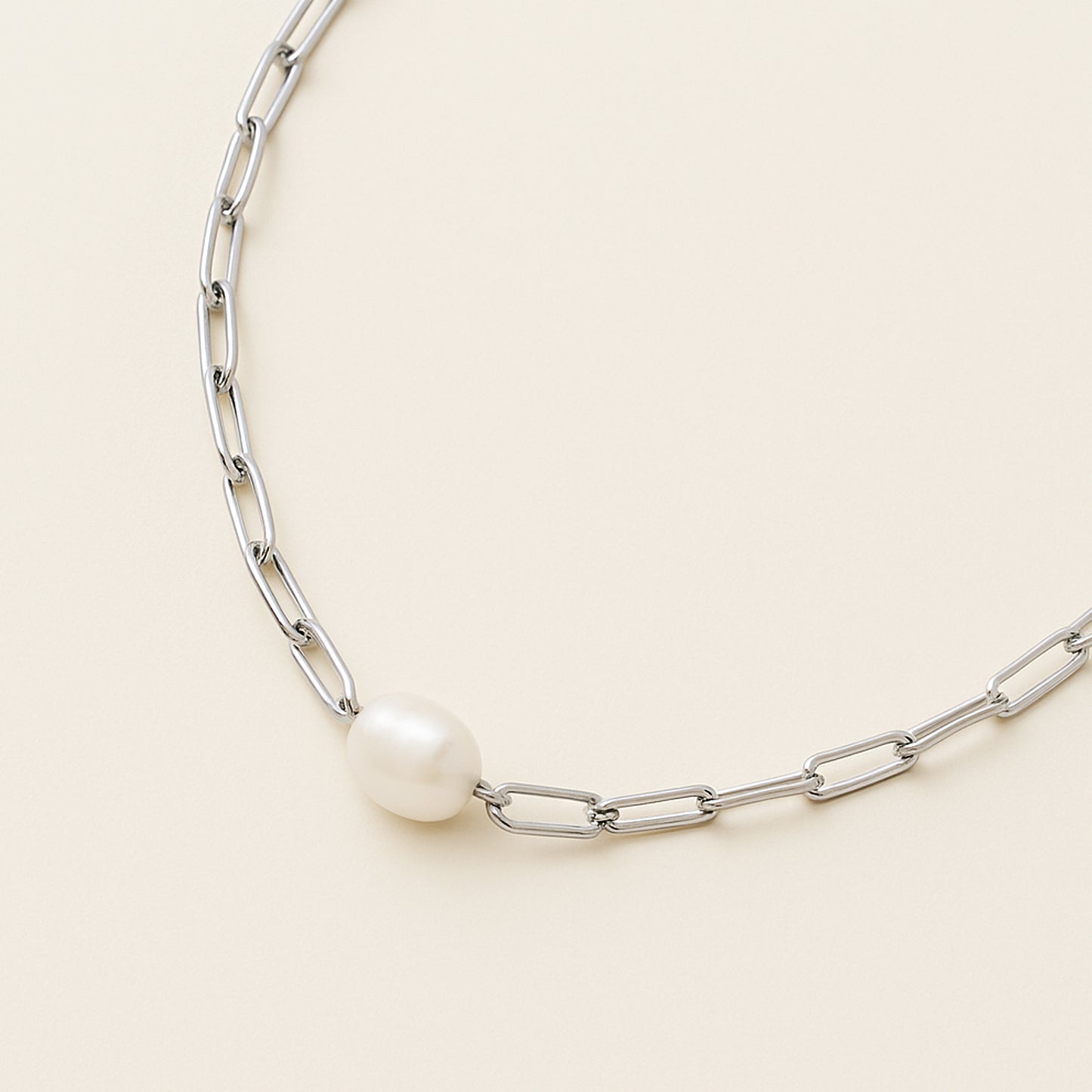 Flat Chain Pearl Necklace