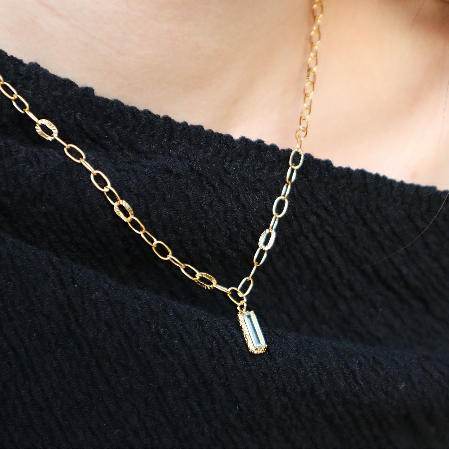 Square pendant Necklace
