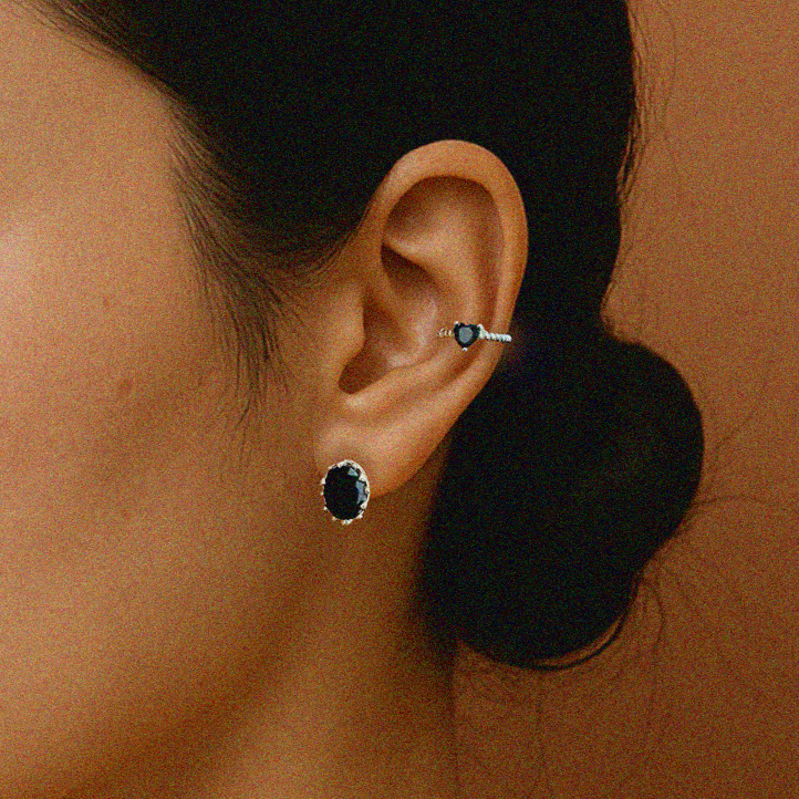 Black Heart Ear Cuff