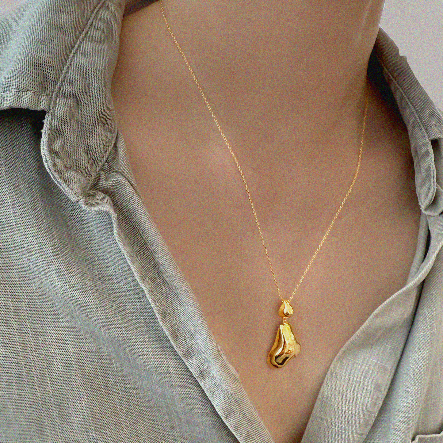 Large Pebble Pendant Neckalce