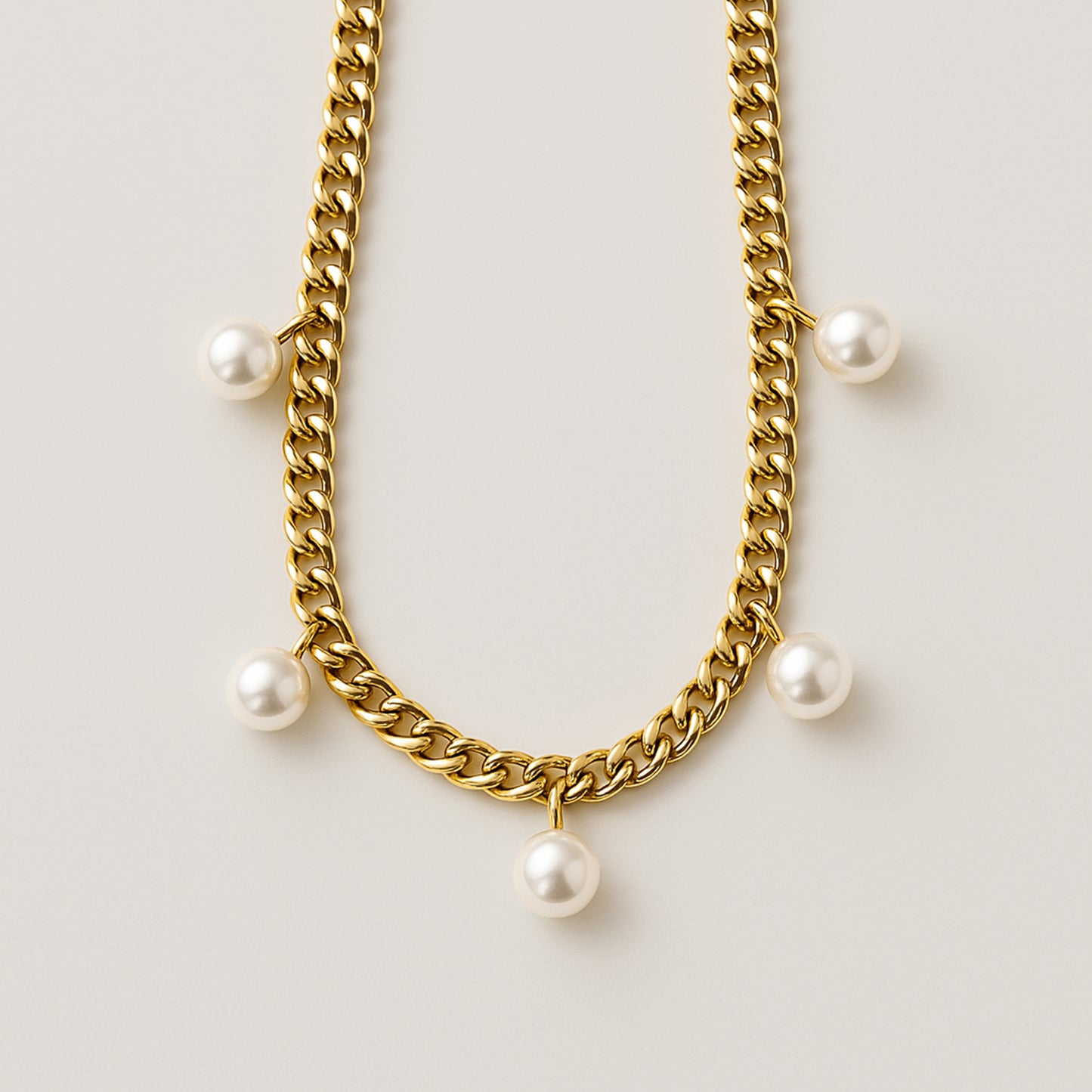 Luxe Chain Pearl Station necklace