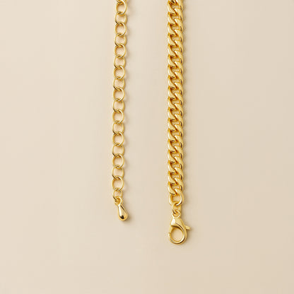Luxe Chain Pearl Station necklace