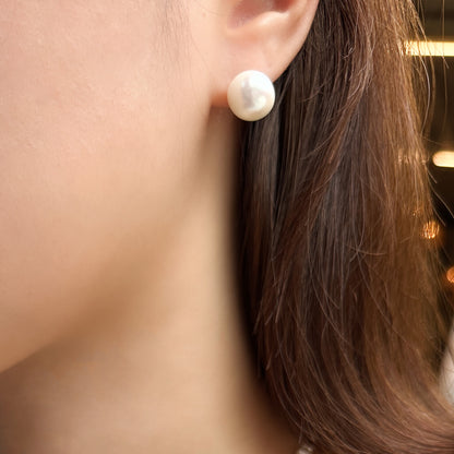 Pearl Oversized Studs